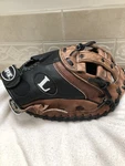 Louisville FPA205YH Girls High End 31 Softball Catchers Mitt Right Throw Nwtags. Fixed Price $110.00.