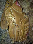 Rawlings RBG129 Glove Ken Griffey Jr Deep Well Pocket Right Hand Throw. Fixed Price $14.47.