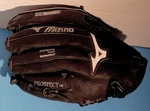 Baseball Glove-mizuno PROSPECT-GPP1075Y1-10.75"-RHT-TARTAN Flex Basket-pre-owned. Fixed Price $14.95.