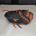 Easton Mako MKY2 Boys 32 Baseball Catchers Mitt Right Hand. Fixed Price $79.99.