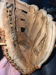 Spalding 42-5365 The Classic Softball Ez-flex Glove Rht Adult Size. Fixed Price $8.80.
