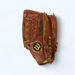 Wilson A2130 Rht Signature Series Roger Clemens Baseball Glove 11 Inch Leather. Fixed Price $25.08.