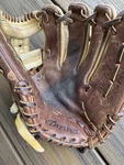 Mizuno Baseball Glove 11.5 Classic Soft Gcp 66S23 Right Hand Throw. Fixed Price $90.00.