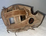 Louisville Slugger H&b Baseball Glove Letf Handed Throw LSG28. Fixed Price $18.01.