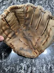 Tom Seaver Baseball Glove-spalding- Autograph Model 42-3471-NEW York Mets. Fixed Price $15.99.
