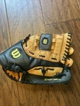 Wilson A2581 ES13 Flex Back Sized Pocket Softball Leather Glove Rht. Fixed Price $21.00.