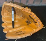 Franklin 4661TN Lhtl Baseball Glove 11.5 Inch Field Left Hand 1/2 Flaking. Fixed Price $12.95.