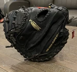 Rawlings Fastback Highlight H315CMB 31.5 Youth Catchers Mitt Rht. Fixed Price $70.00.
