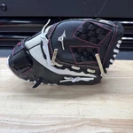 Mizuno 11" Inch Gpp 1105FS Right Hand Throw Fast Pitch Glove Prospect. Fixed Price $17.99.