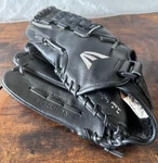 Easton BKMCLP1400 Black Magic Lht 14" Pattern Baseball Glove Ideal Fit System. Fixed Price $29.00.