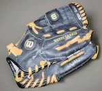 Wilson Barry Larkin Youth Glove A2241 AS7 Pro Pleat Crown Web Black. Fixed Price $8.95.