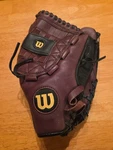 Wilson A0475 Baseball Mitt 1/2 125B5 Righty Closed Web Outfield. Fixed Price $30.00.
