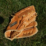 Regent Baseball Glove Top Grain Cowhide R-600 Rh 12. Fixed Price $15.99.