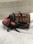 Rawlings R115FB Boys Barely Used 11.5 Baseball First Mitt Right Hand Throw. Fixed Price $100.00.