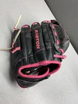2017 Easton Z-flex Fastpitch Youth Softball Glove ZFXFP1000BKPK 10" Black/pink. Fixed Price $15.00.