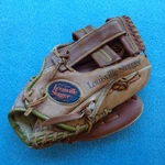 Vtg Louisville Slugger LSG48N Graig Nettles Top Grain Baseball Glove Youth Rht. Fixed Price $20.00.