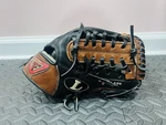 Louisville Slugger Tpx Pro Flare Series Type 11.50 Baseball Glove Rht FLE1151. Fixed Price $130.00.