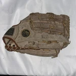 Wilson Staff A9804 Boss 11 Baseball Softball Glove Rht Grip Pocket Snap Action. Fixed Price $14.00.
