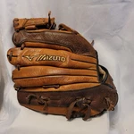 Mizuno Gfe 1200 Franchise Excel Right Hand Throw Leather Glove. Fixed Price $10.00.