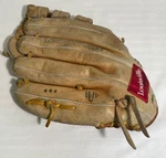 Louisville Slugger GTPS-9 13.5 Tournament Series Baseball Glove Steerhide Vtg. Fixed Price $15.00.