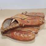 Wilson Baseball Glove Mitt A2164 Jim Catfish Hunter Right Handed. Fixed Price $9.95.
