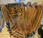 Mizuno Softball Baseball Glove Finch 13" Rht Righty GFN1307. Fixed Price $34.95.