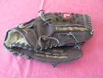 Louisville Slugger Baseball Glove, LPS9F, Big Daddy, Large, 13.25 Inch, Rht,. Fixed Price $32.99.