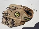 Wilson A450 DP15 Boys Best Fully Broken In 10.75 Baseball Glove Right Throw. Fixed Price $85.00.