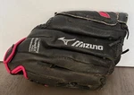 Mizuno Finch 11.5 Right Hand Throw Fastpitch Glove Gpp 1155F1 Black Rht Surefit. Fixed Price $15.99.