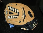 Mizuno Classic Gcf 1300 Fastpitch Softball Glove - 13" Lh (left Hand Throw). Fixed Price $179.99.