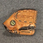 Wilson Dual Hinge Pro Baseball Glove A0500 P12 Right Hand Throw. Fixed Price $16.89.