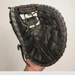 Louisville Slugger Zephyr Series ZRBK5A Glove Rht 13 Xtrasoft Lining Black/neon. Fixed Price $19.99.