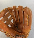 Vintage Mizuno MM1300 Professional Model Baseball Glove Rht Steerhide Taiwan". Fixed Price $17.99.