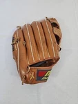 Vtg Mizuno Max Flex Professional Steer Hide Model MM5040 Right Hand Glove Korea. Fixed Price $15.00.