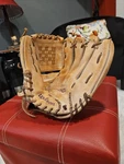 Wilson 2022 A2000 1787 12" Kgbz. Fixed Price $185.00.