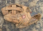 Vintage Mizuno MT2022 Left Hand Throw Glove. Used. Fixed Price $15.00.