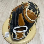 Wilson 2024 A2000 M23 33.5INCH Baseball Catcher's Mitt Jspan. Fixed Price $429.99.