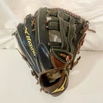Mizuno Gcp 82S2 Classic Baseball Softball Glove Rht 12.75 With Webbing. Fixed Price $99.99.