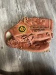 Wilson Fieldmaster A2654 Baseball Glove Dave Righetti - New York Yankees Rht. Fixed Price $19.99.