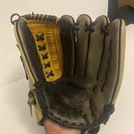 Louisville Slugger Players Series 13" LP1302 Leather Baseball/softball Glove Rht. Fixed Price $18.42.