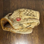Vintage 12 Rht Rawlings 8526 Ryne Sandberg Signature Baseball Softball Glove. Fixed Price $25.00.