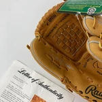 Derek Jeter Signed 1996 Rookie Of The Year Rawlings Baseball Glove Psa Dna Coa. Fixed Price $999.00.