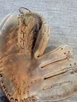 Macgregor Baseball Mitt Vintage Glove Rht Don Sutton M10SB AAD30. Fixed Price $17.95.
