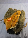 Rawlings Glove D115BBDBCPT 11.5 Inch Youth Premium Series Baseball Mitt Rht. Fixed Price $27.20.