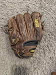Wilson Optima 11.5 A800DK115YT Baseball Brown Leather Glove Rht Youth. Fixed Price $35.00.