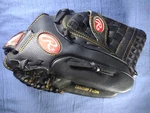 Rawlings Baseball Glove PM1250B 12.5" Rht Playmaker Series Black - New With Tags. Fixed Price $95.00.