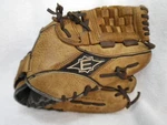 Easton Baseball Glove NE12Y Model Natural Elite Pro Steerhide 12" Rht. Fixed Price $19.95.