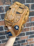 Spalding Tom Seaver 42-207 Baseball Softball Glove Pro Heel Rh Throw 13. Fixed Price $29.75.
