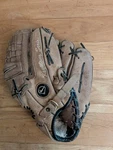 Nike Baseball Glove Keystone Series 12.5 KDR1253 Leather Basket Web Rht. Fixed Price $23.00.