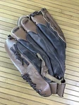 Louisville Slugger LS1200AF Ez-loc 12" Baseball Softball Glove Rht Bruise Gard. Fixed Price $15.50.
